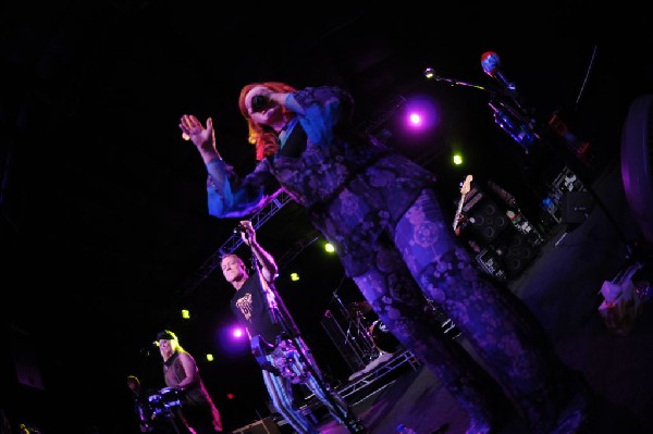 The B-52s at La Zona Rosa, Austin, Texas 05/15/10