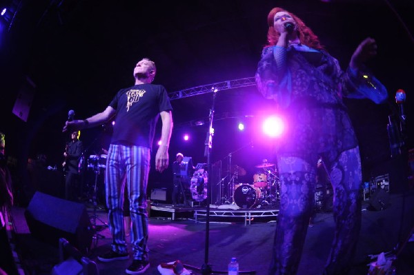 The B-52s at La Zona Rosa, Austin, Texas 05/15/10