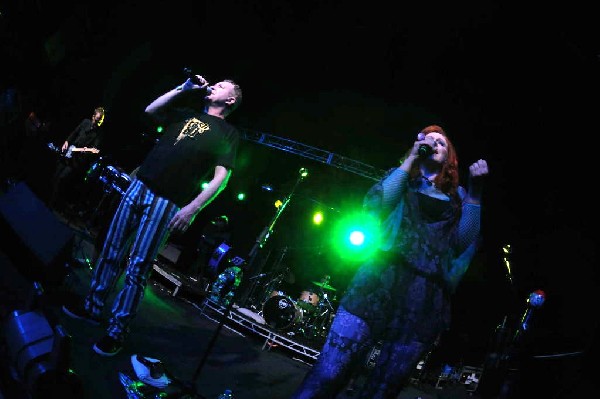 The B-52s at La Zona Rosa, Austin, Texas 05/15/10