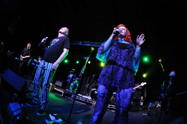 The B-52s at La Zona Rosa, Austin, Texas 05/15/10