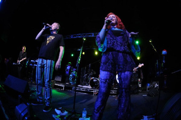 The B-52s at La Zona Rosa, Austin, Texas 05/15/10