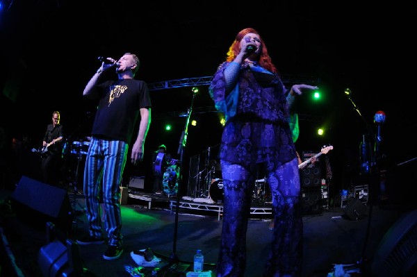 The B-52s at La Zona Rosa, Austin, Texas 05/15/10