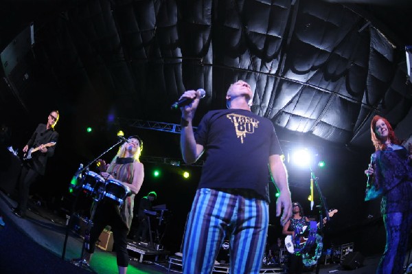 The B-52s at La Zona Rosa, Austin, Texas 05/15/10