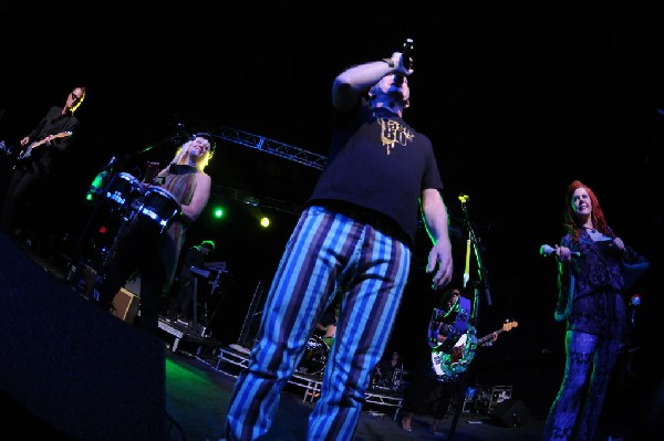 The B-52s at La Zona Rosa, Austin, Texas 05/15/10