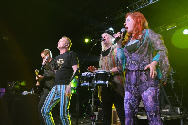 The B-52s at La Zona Rosa, Austin, Texas 05/15/10
