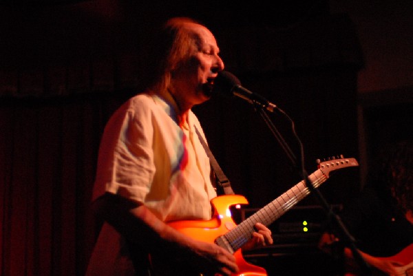 Adrian Belew Trio at the Cactus Cafe, Austin, Tx