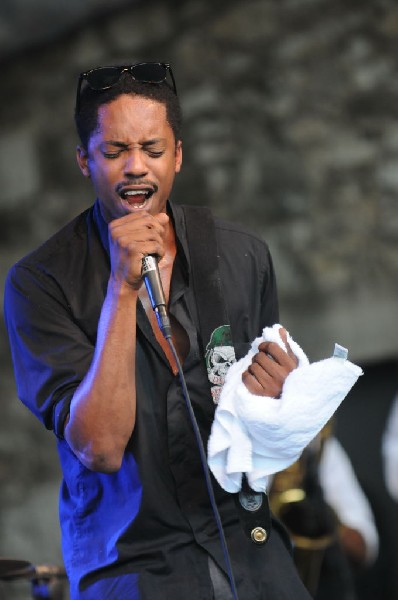 Black Joe Lewis and the Honeybears at Stubb's BarBQ