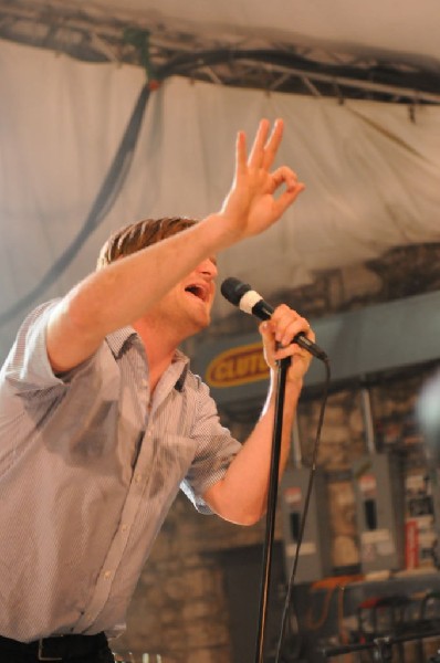 Cold War Kids at Stubb's BarBQ, Austin, Texas April 1, 2011 - photo by jeff