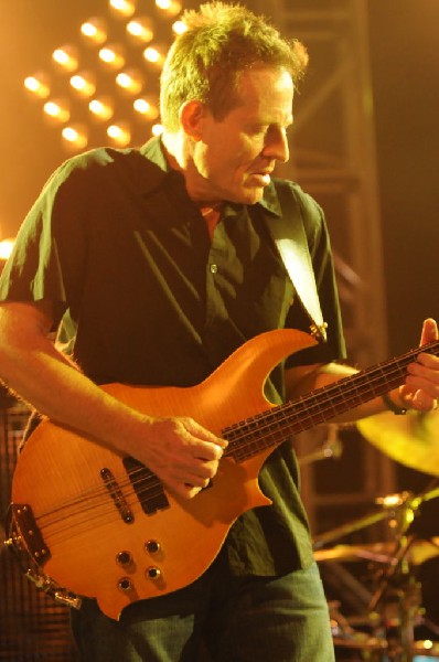 Them Crooked Vultures at Stubb's BarBQ, Austin, Texas - 10/01/09