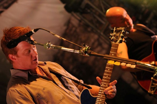 Them Crooked Vultures at Stubb's BarBQ, Austin, Texas - 10/01/09