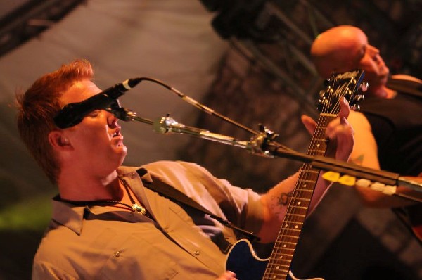 Them Crooked Vultures at Stubb's BarBQ, Austin, Texas - 10/01/09