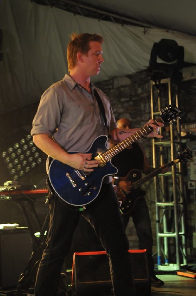 Them Crooked Vultures at Stubb's BarBQ, Austin, Texas - 10/01/09