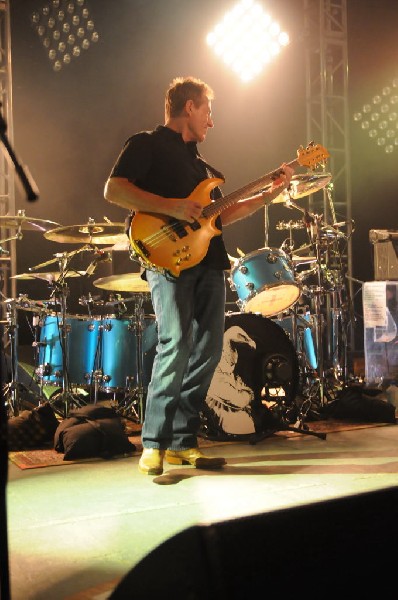 Them Crooked Vultures at Stubb's BarBQ, Austin, Texas - 10/01/09