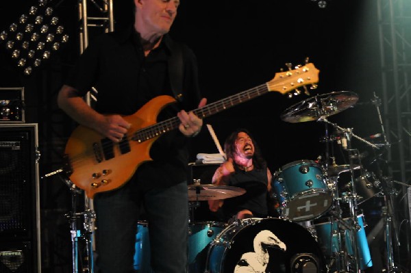 Them Crooked Vultures at Stubb's BarBQ, Austin, Texas - 10/01/09