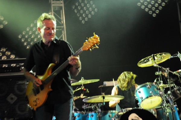 Them Crooked Vultures at Stubb's BarBQ, Austin, Texas - 10/01/09