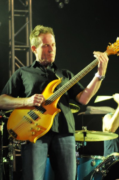 Them Crooked Vultures at Stubb's BarBQ, Austin, Texas - 10/01/09