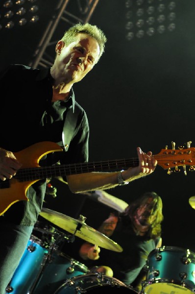 Them Crooked Vultures at Stubb's BarBQ, Austin, Texas - 10/01/09