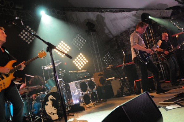 Them Crooked Vultures at Stubb's BarBQ, Austin, Texas - 10/01/09