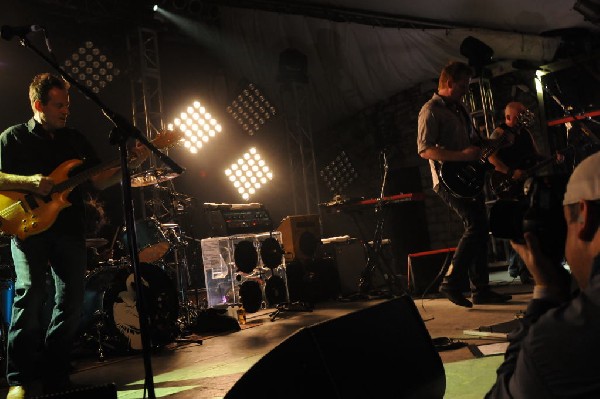 Them Crooked Vultures at Stubb's BarBQ, Austin, Texas - 10/01/09