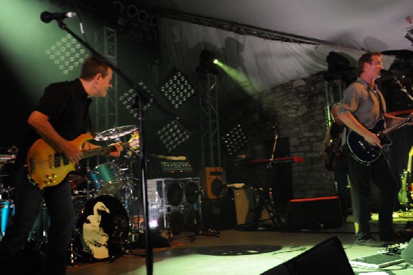 Them Crooked Vultures at Stubb's BarBQ, Austin, Texas - 10/01/09