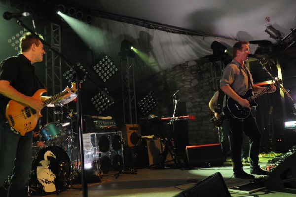 Them Crooked Vultures at Stubb's BarBQ, Austin, Texas - 10/01/09