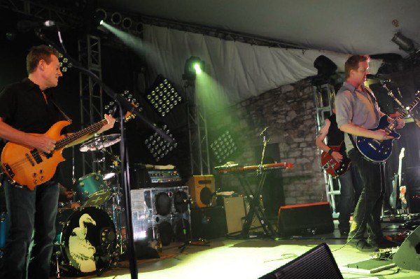 Them Crooked Vultures at Stubb's BarBQ, Austin, Texas - 10/01/09