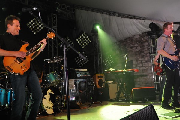 Them Crooked Vultures at Stubb's BarBQ, Austin, Texas - 10/01/09