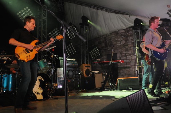 Them Crooked Vultures at Stubb's BarBQ, Austin, Texas - 10/01/09