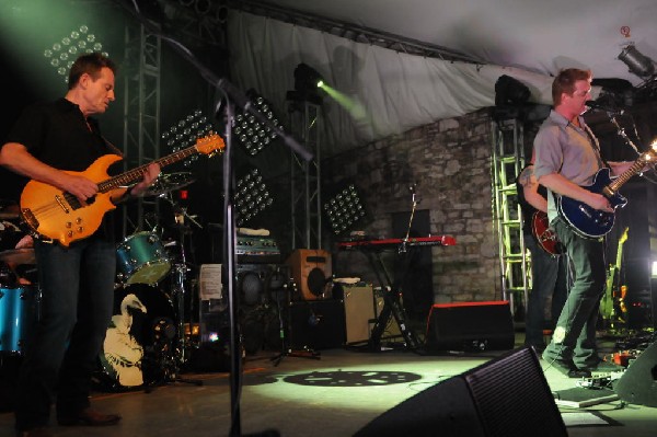 Them Crooked Vultures at Stubb's BarBQ, Austin, Texas - 10/01/09