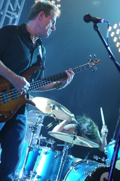 Them Crooked Vultures at Stubb's BarBQ, Austin, Texas - 10/01/09