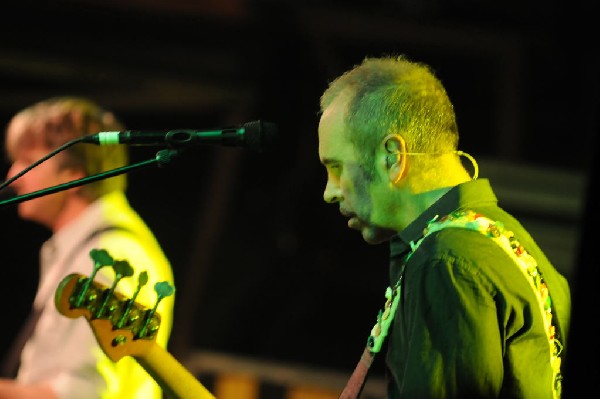 Crowded House at Stubb's BarBQ, Austin, Texas 08/05/2010