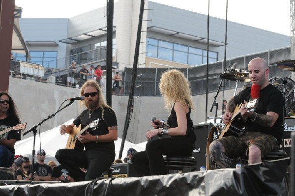 Dimebag Tribute at Ozzfest 2008