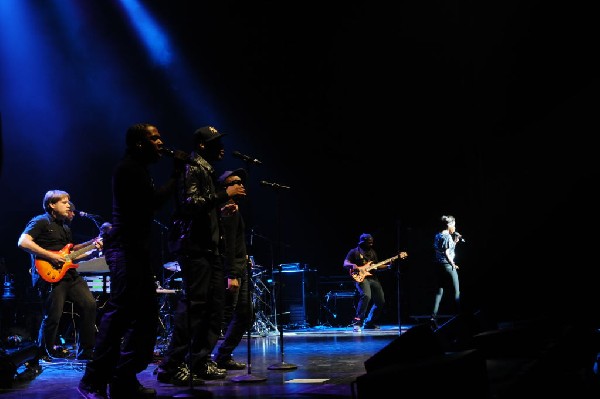 Estelle at the Bass Concert Hall