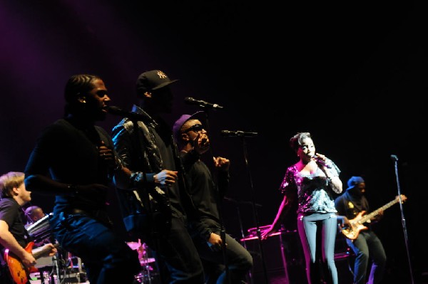 Estelle at the Bass Concert Hall