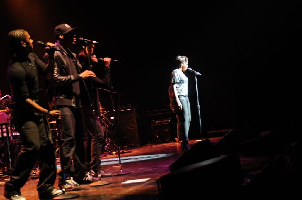 Estelle at the Bass Concert Hall