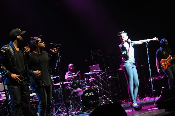 Estelle at the Bass Concert Hall