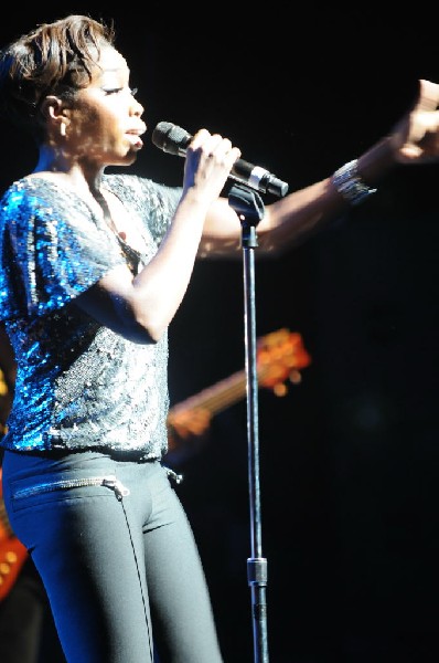 Estelle at the Bass Concert Hall