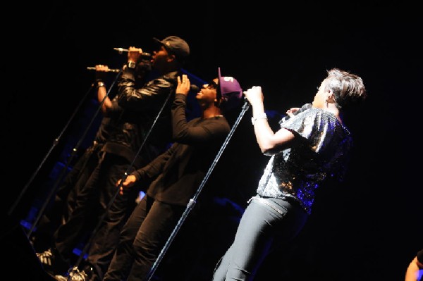 Estelle at the Bass Concert Hall