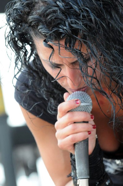 Gina Cutillo on the Kevin Says Stage, Warped Tour, Verizon Wireless Amphith