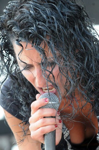 Gina Cutillo on the Kevin Says Stage, Warped Tour, Verizon Wireless Amphith
