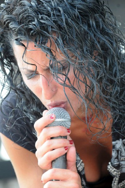 Gina Cutillo on the Kevin Says Stage, Warped Tour, Verizon Wireless Amphith