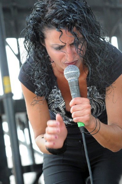 Gina Cutillo on the Kevin Says Stage, Warped Tour, Verizon Wireless Amphith