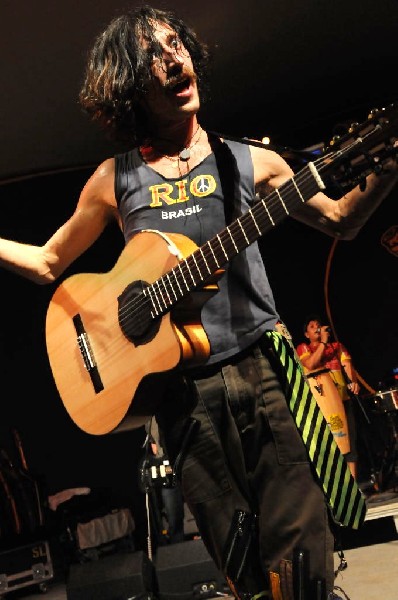 Gogol Bordello at Stubb's BarBQ, Austin, Texas April 14, 2011 - photo by Je