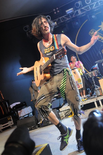 Gogol Bordello at Stubb's BarBQ, Austin, Texas April 14, 2011 - photo by Je