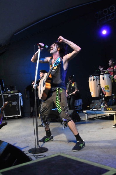 Gogol Bordello at Stubb's BarBQ, Austin, Texas April 14, 2011 - photo by Je