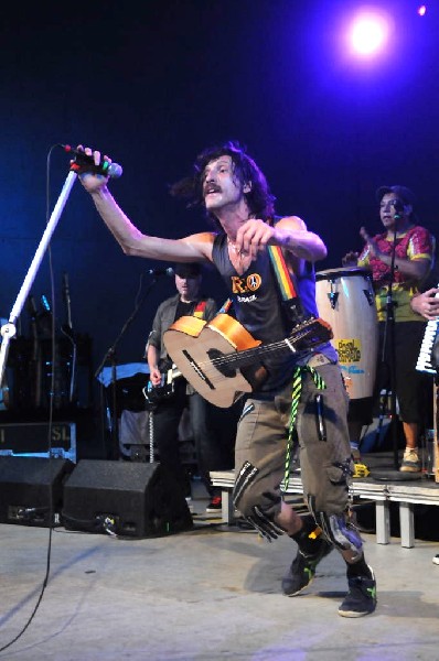 Gogol Bordello at Stubb's BarBQ, Austin, Texas April 14, 2011 - photo by Je