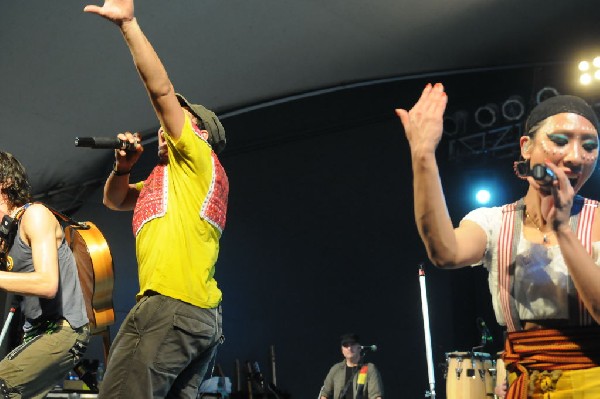 Gogol Bordello at Stubb's BarBQ, Austin, Texas April 14, 2011 - photo by Je