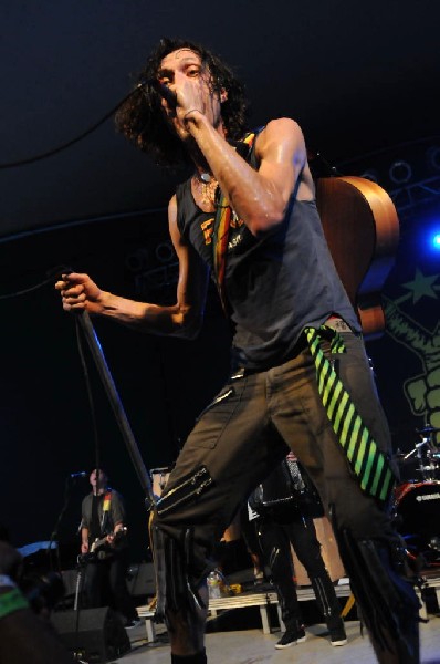 Gogol Bordello at Stubb's BarBQ, Austin, Texas April 14, 2011 - photo by Je