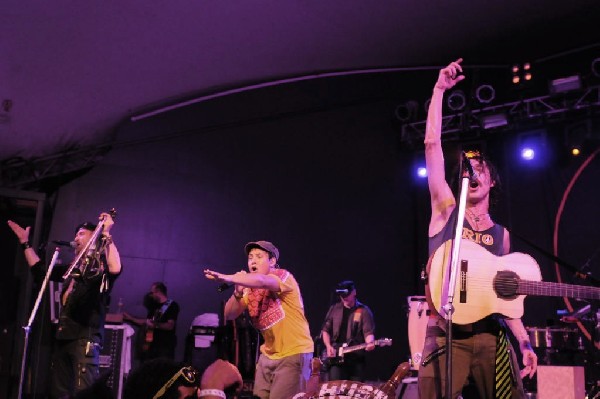 Gogol Bordello at Stubb's BarBQ, Austin, Texas April 14, 2011 - photo by Je