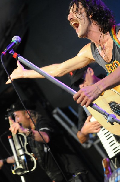 Gogol Bordello at Stubb's BarBQ, Austin, Texas April 14, 2011 - photo by Je